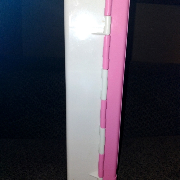 Barbie Closet. - Picture 5 of 11